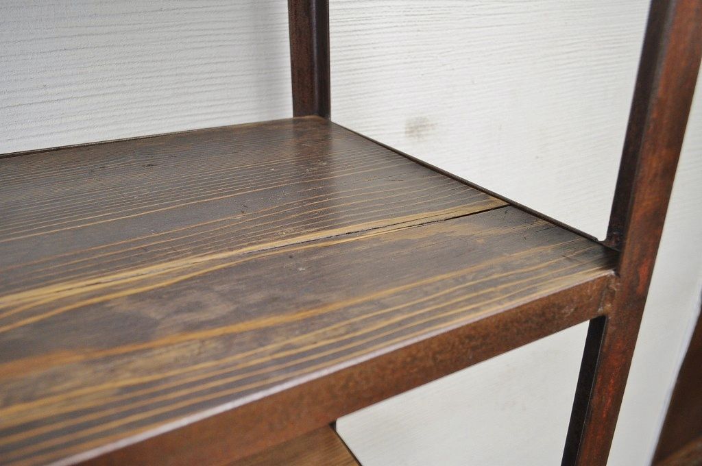 アンティーク家具　◆重厚なアイアン飾り棚(大)