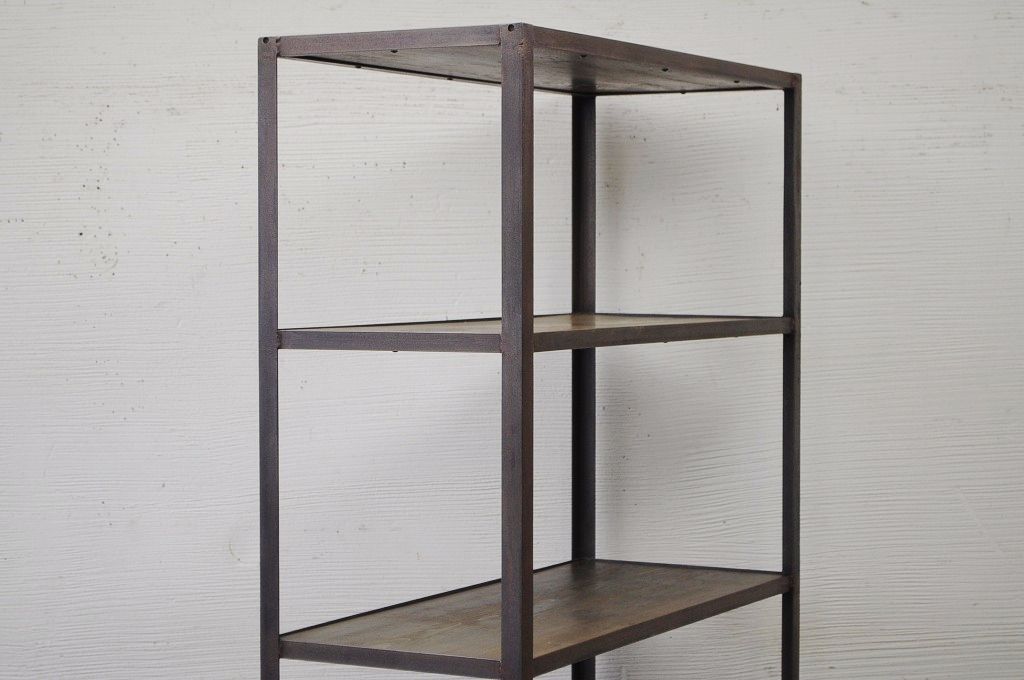 アンティーク家具　★重厚なアイアン飾り棚(小)　