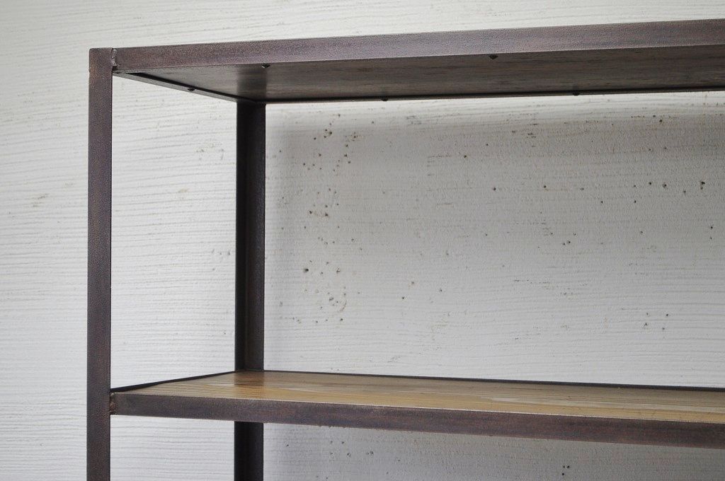 アンティーク家具　★重厚なアイアン飾り棚(小)　