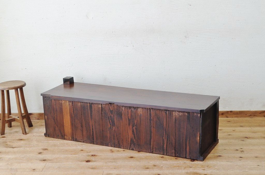 アンティーク家具　天板一枚板!古い木のモールガラスローボード(置き床)