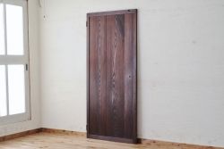 古い木の味のあるドア