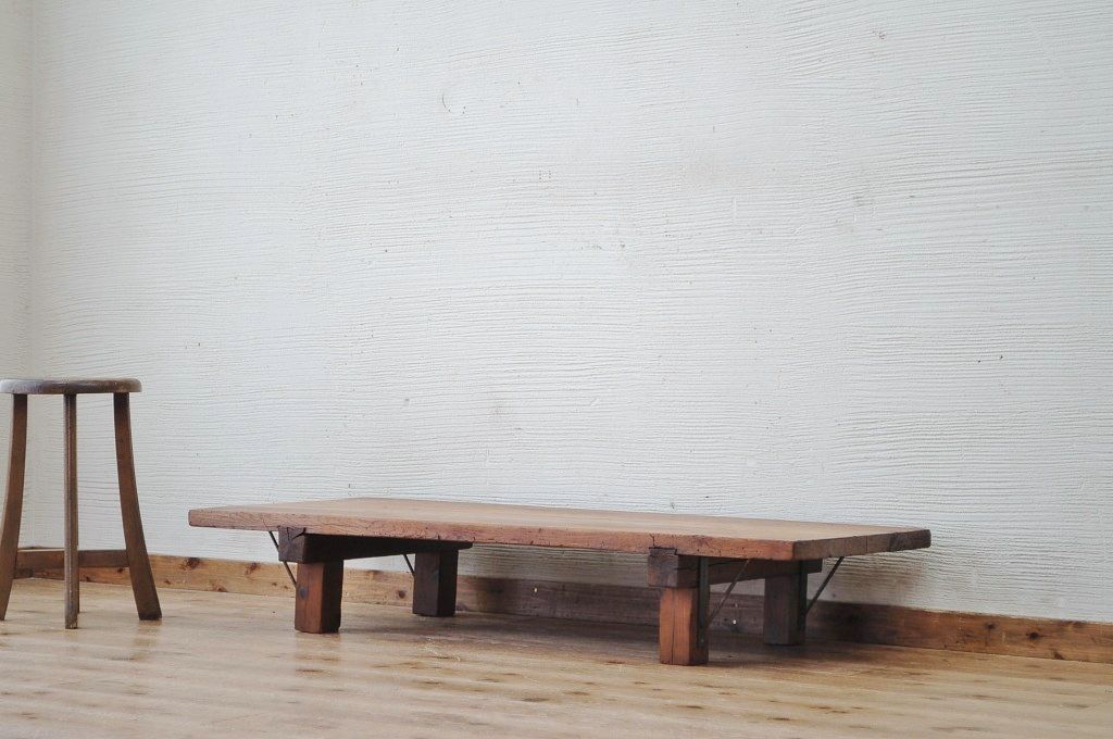 アンティーク家具　古い木味のシンプルなローテーブル(作業台)1