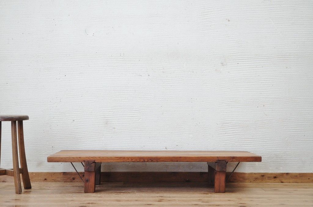 アンティーク家具　古い木味のシンプルなローテーブル(作業台)1