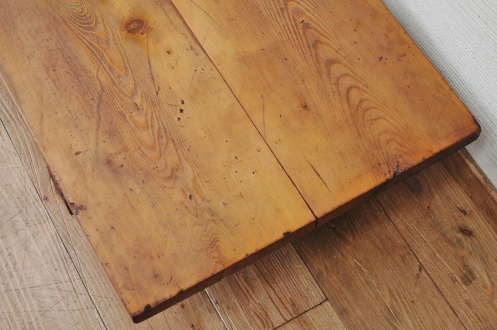 アンティーク家具　古い木味のシンプルなローテーブル(作業台)1