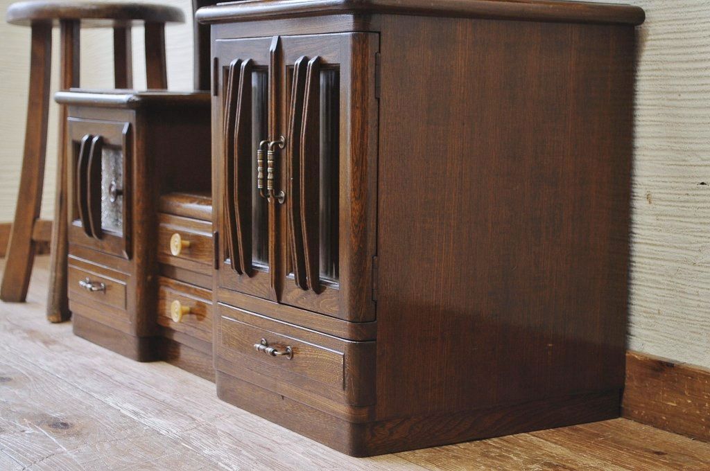 アンティーク家具　古いナラ材の変り型キャビネット(収納棚)