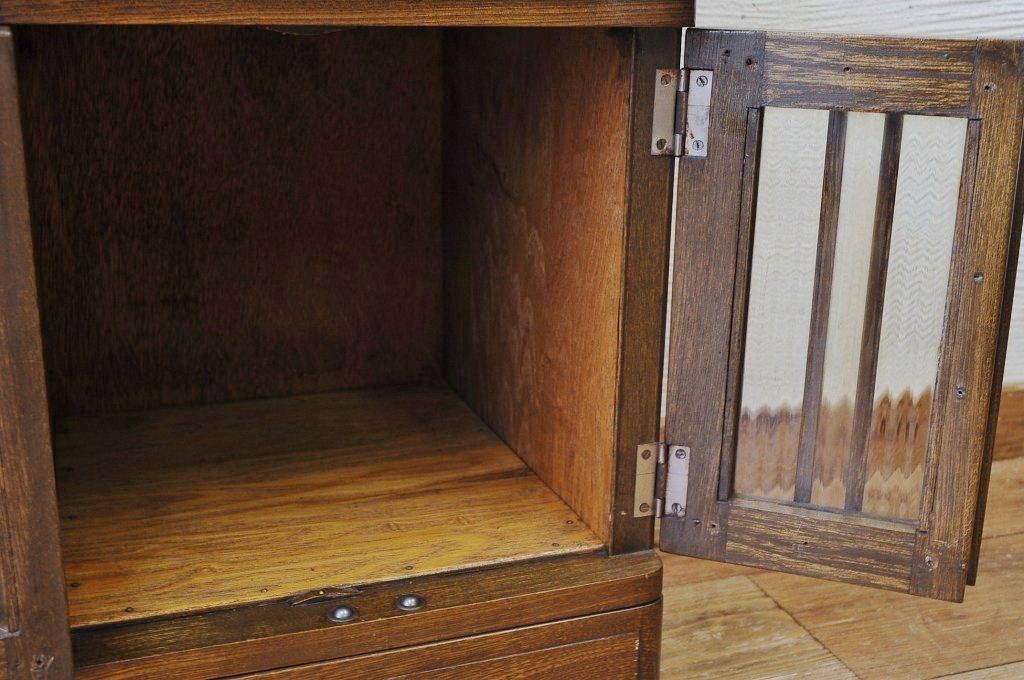 アンティーク家具　古いナラ材の変り型キャビネット(収納棚)
