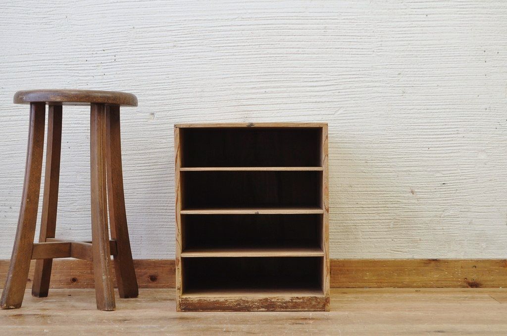 アンティーク家具　古い木味の小さな書類棚