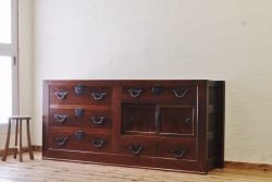 アンティーク家具　極上!古い欅材の重厚で美しい収納箪笥サイドボード