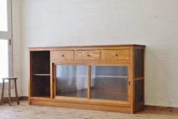 アンティーク家具　モールガラス食器棚カウンターテーブル2