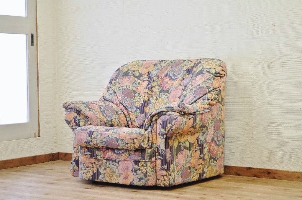 中古ヨーロッパ製ゴブラン織り高級シングルソファ2