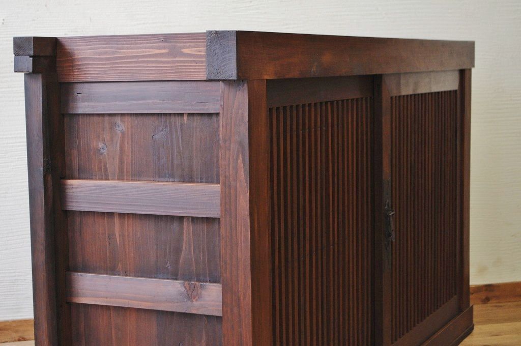 アンティーク家具　重厚な縦桟ガラス引き戸収納箪笥サイドボード(水屋箪笥)