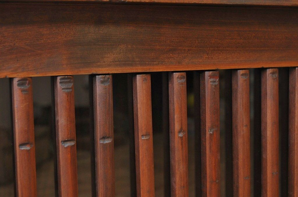 アンティーク家具　重厚な縦桟ガラス引き戸収納箪笥サイドボード(水屋箪笥)