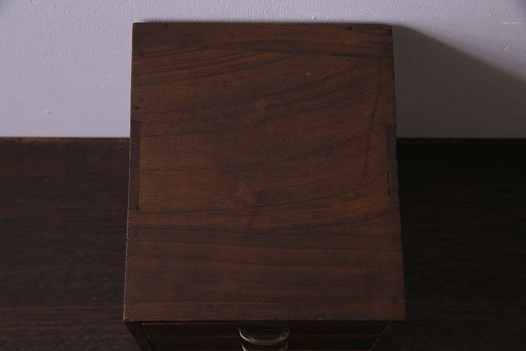 アンティーク家具　和製アンティーク　桐材　渋い魅力が漂う小引き出し(小物収納)(R-030314)