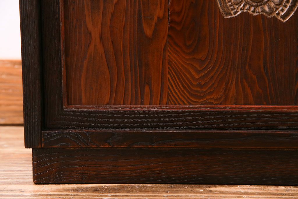 ビンテージ家具　ビンテージ　浮造り仕上げ　栗材の木目が魅力の飾り棚(茶棚)(R-030319)