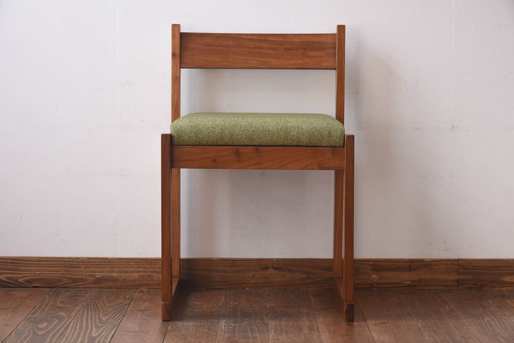 北欧テイスト家具　チーク材　シンプルなビンテージチェア(ダイニングチェア、イス)(1)(R-030330)