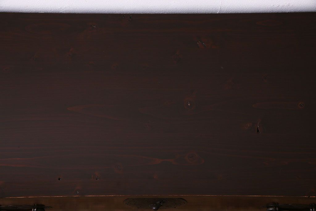 アンティーク家具　和製アンティーク　リメイク　前面栗材　桜丸金具　渋い色合いの米沢箪笥ローチェスト(ローボード、引き出し)(R-030332)