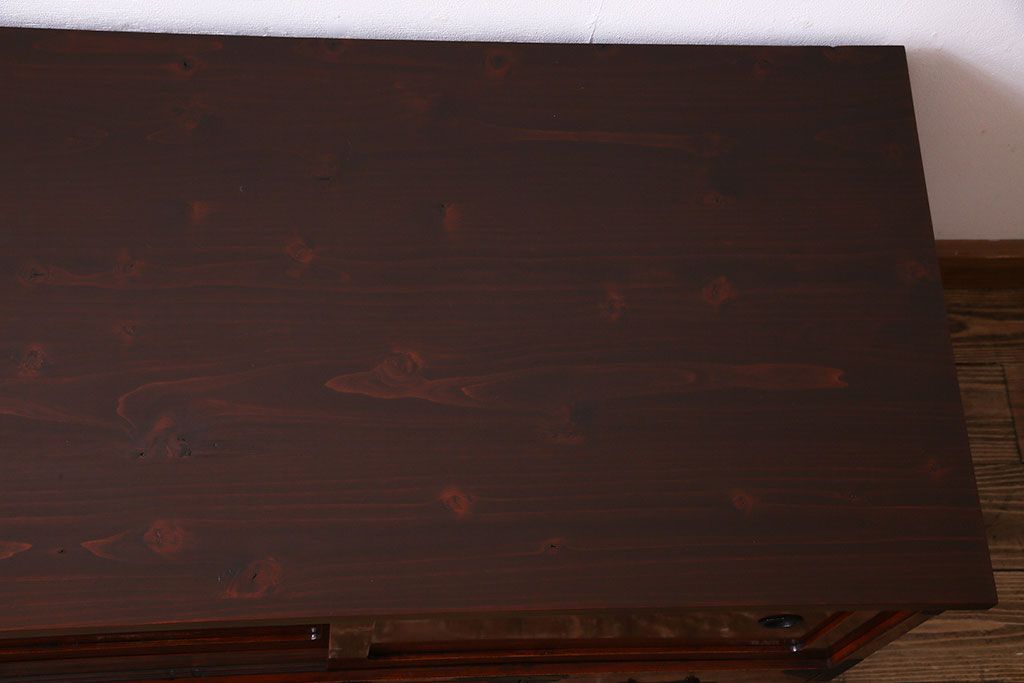 美品　リメイク　前面ケヤキ共縁仕上げ　上品な和の雰囲気が高まる箪笥ローボード(戸棚、リビングボード)(R-030340)