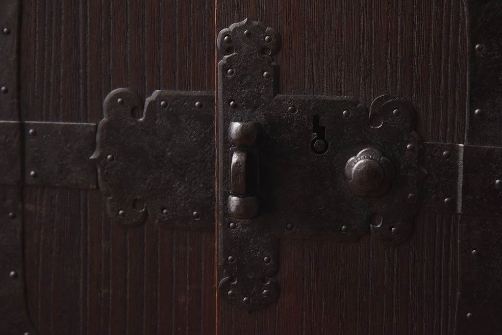 アンティーク家具 和製アンティーク 隠し付き 古い桐材の質感が
