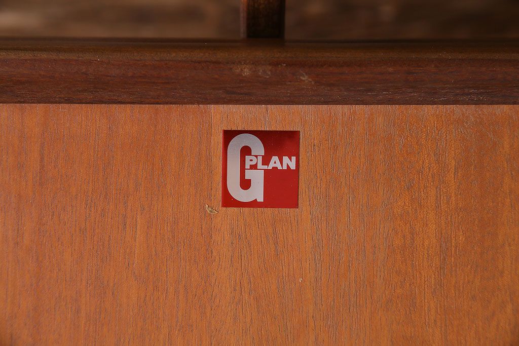 ヴィンテージ家具　北欧ビンテージ　G-PLAN(ジープラン)　お洒落で機能的なエクステンションテーブル(ラウンドテーブル、ダイニングテーブル)(R-030373)