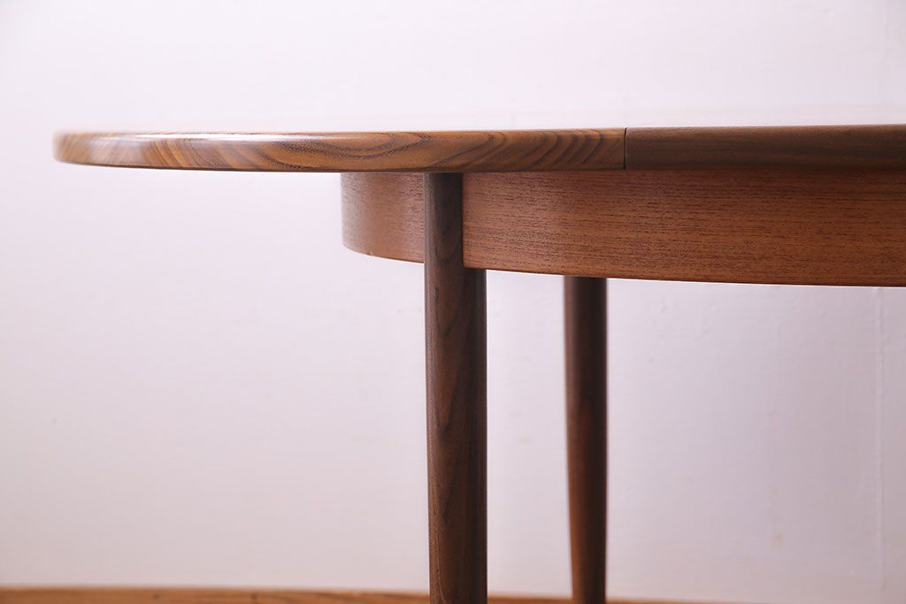 ヴィンテージ家具　北欧ビンテージ　G-PLAN(ジープラン)　お洒落で機能的なエクステンションテーブル(ラウンドテーブル、ダイニングテーブル)(R-030373)