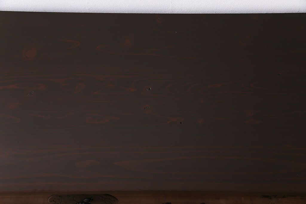 アンティーク家具　リメイク　桜丸金具　漆塗り　和モダンの雰囲気漂う米沢箪笥ローチェスト(和タンス、ローボード、リビングボード、引き出し)(R-030411)
