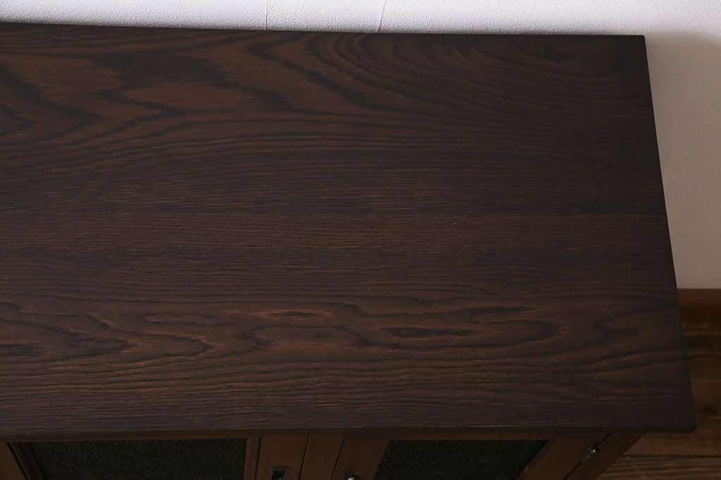 アンティーク家具　大正ロマン　色ガラス　古いナラ材の質感が味わい深い収納棚(ローボード、食器棚、ブックケース)(R-030412)