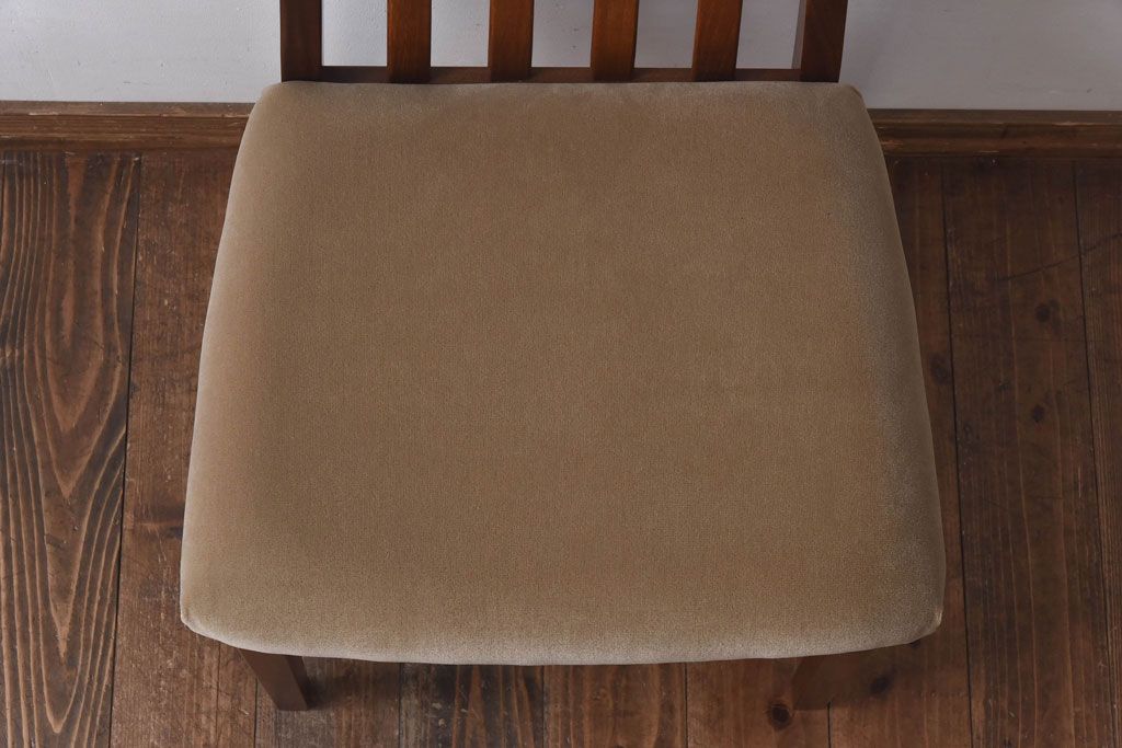 北欧家具　G-PLAN(ジープラン)　チーク材の温もり溢れるビンテージダイニングチェア(椅子)(2)(R-030435)