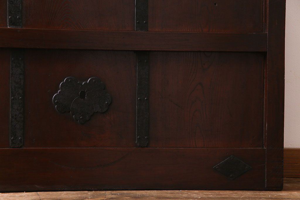 和製アンティーク　総ケヤキ材　使い勝手の良いガラス入れリメイクの蔵戸(引き戸、建具、玄関戸)