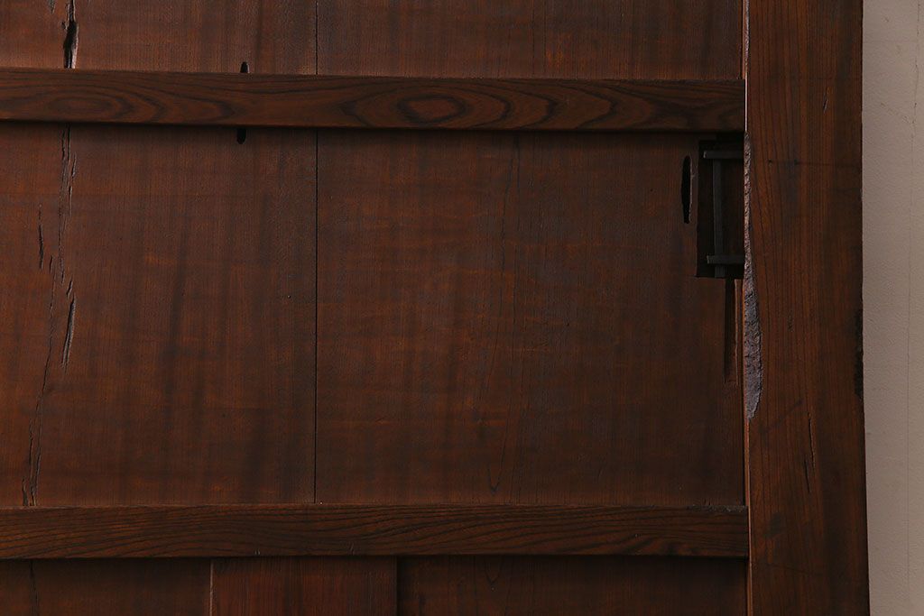和製アンティーク　総ケヤキ材　重厚な佇まいが魅力の蔵戸(引き戸、建具、玄関戸)