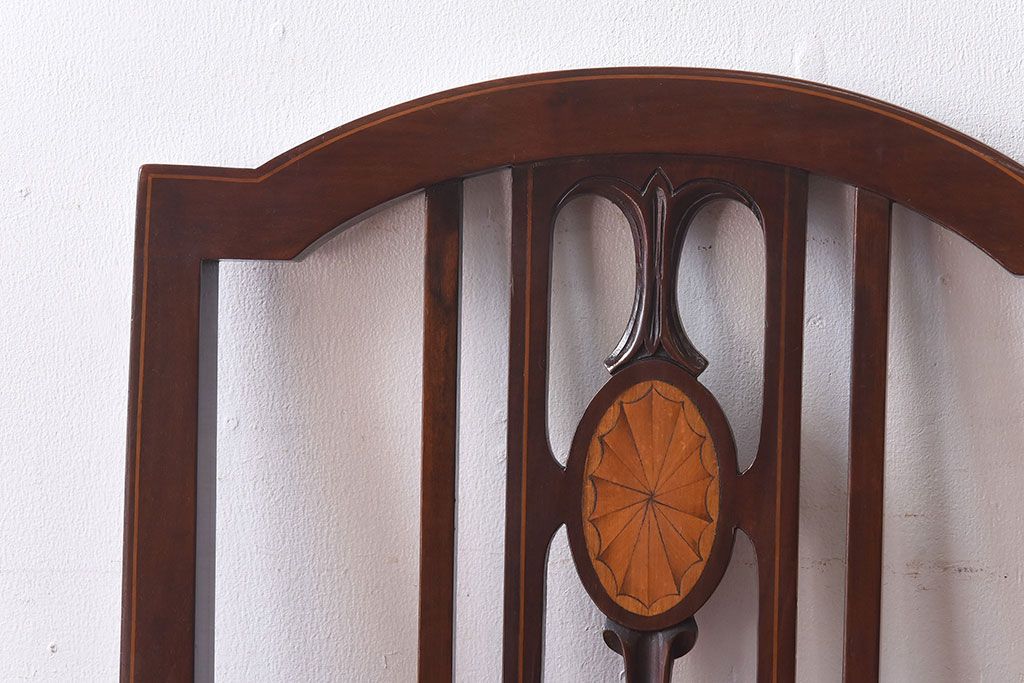 アンティーク家具　イギリスアンティーク　ウォールナット材　象嵌が魅力のクラシカルなチェア(ダイニングチェア、椅子)(1)