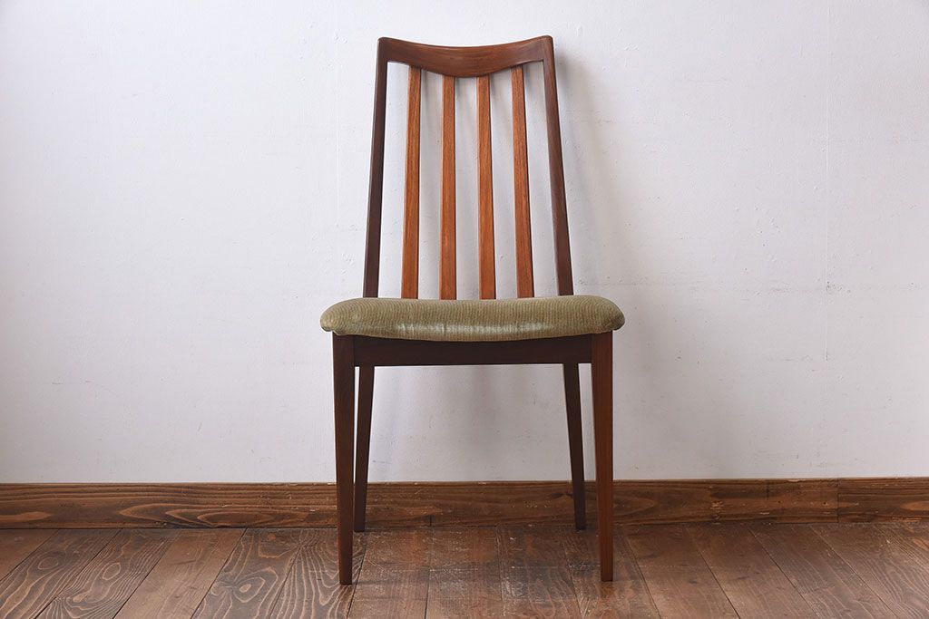 北欧家具　G-PLAN(ジープラン)　緩やかな曲線が魅力のダイニングチェア(椅子)(1)