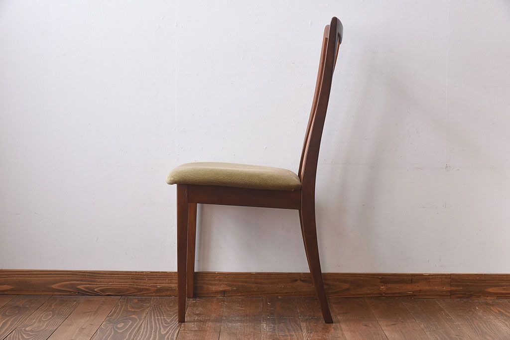 北欧家具　G-PLAN(ジープラン)　緩やかな曲線が魅力のダイニングチェア(椅子)(3)