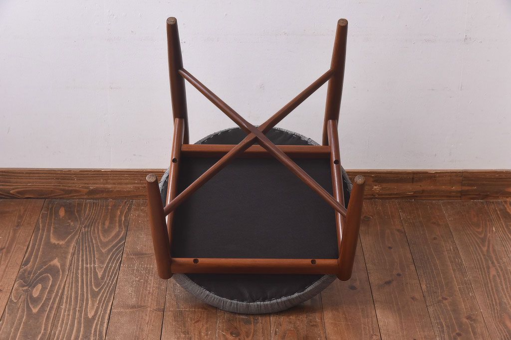 アンティーク家具　G-PLAN(ジープラン)　Fresco(フレスコ)　グレーのチェック柄のサーキュラーチェア(ダイニングチェア、椅子)