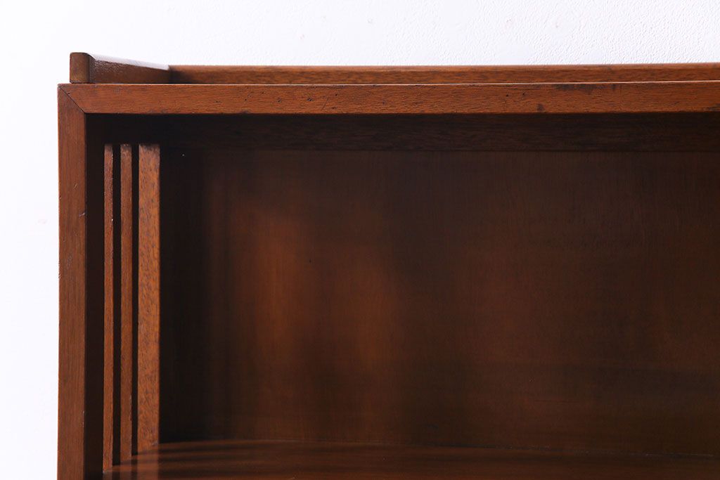 レトロ家具　昭和レトロ　素朴で温かみのある雰囲気の本棚(ウッドシェルフ、飾り棚)