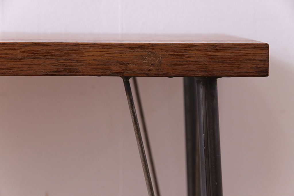 レトロ家具　昭和レトロ　ラワン材一枚板　古い木の質感が味わい深い鉄脚テーブル(コンソールテーブル、作業台)