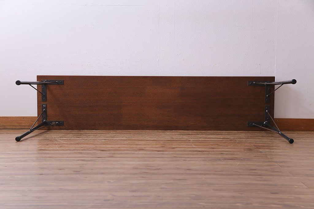 レトロ家具　昭和レトロ　ラワン材一枚板　古い木の質感が味わい深い鉄脚テーブル(コンソールテーブル、作業台)