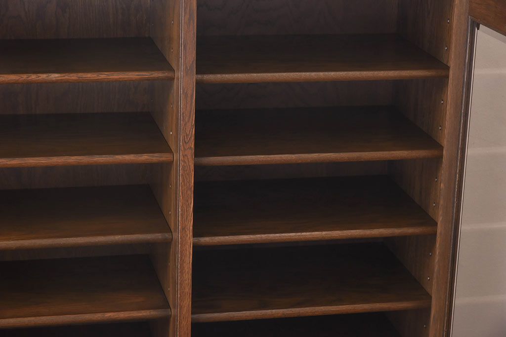 中古　永田良介商店　高級感のある引き戸付き食器棚(カップボード、収納棚、キャビネット)(定価約120万円)