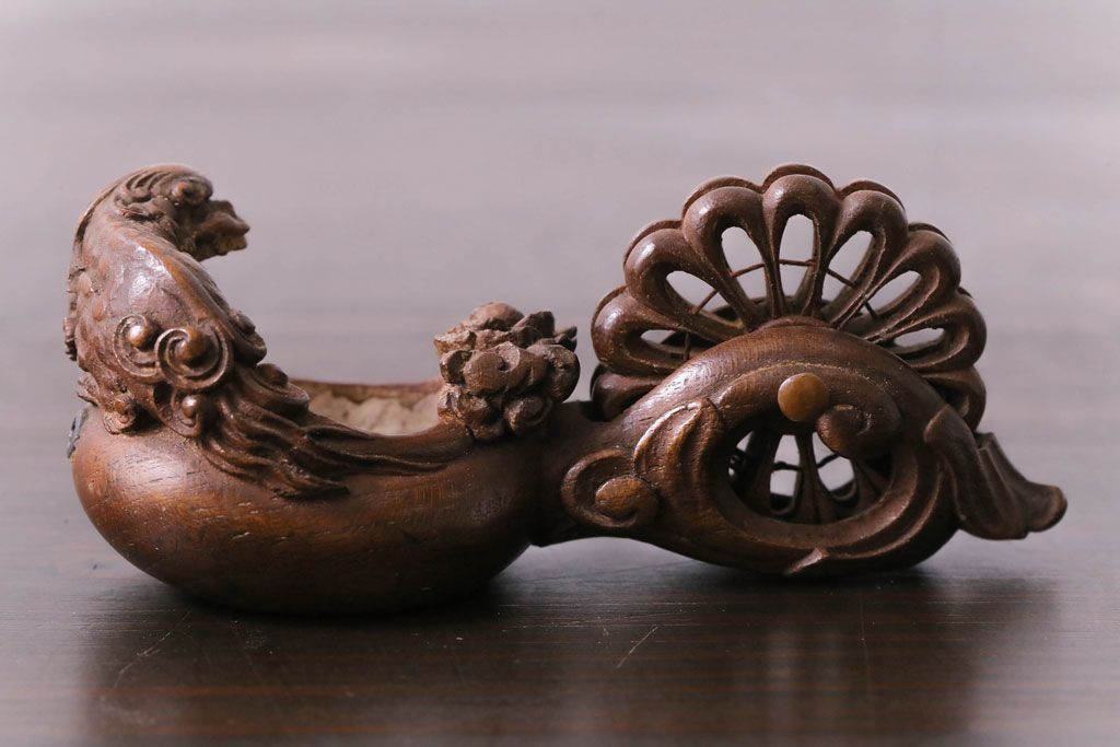 アンティーク雑貨　古民具・骨董　和製アンティーク　繊細な獅子彫刻が施された墨壺