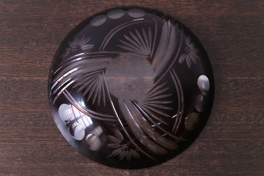 アンティーク雑貨　アンティーク　モダンなデザインの赤被せ切子ガラス皿(和食器)