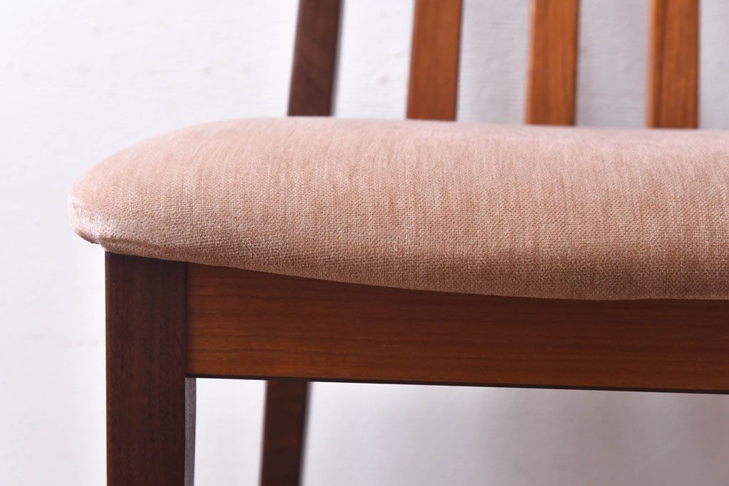 アンティーク家具　G-PLAN(ジープラン)　優しげな色合いの北欧風ダイニングチェア(椅子)(1)