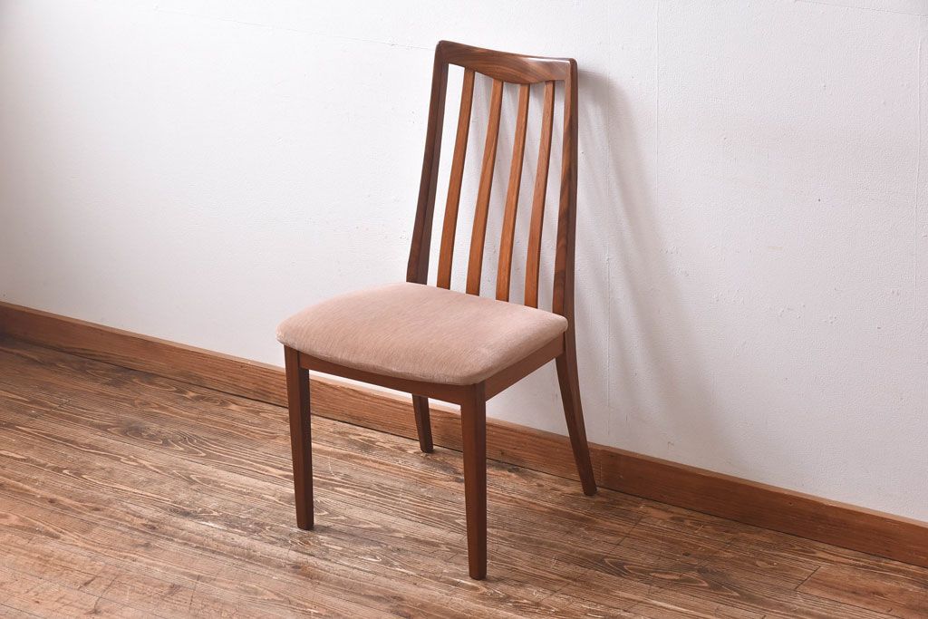 アンティーク家具　G-PLAN(ジープラン)　優しげな色合いの北欧風ダイニングチェア(椅子)(3)