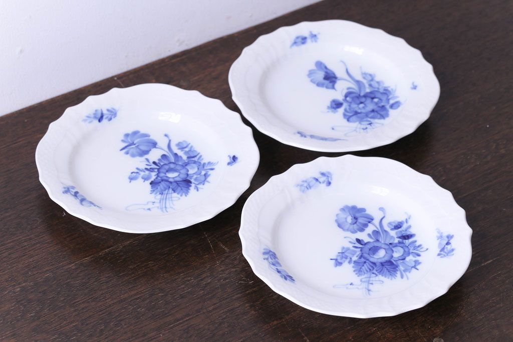 アンティーク雑貨　中古　ROYAL COPENHAGEN(ロイヤルコペンハーゲン)　ブルーフラワー　カーブ　17.5cmプレート(洋食器)3枚セット