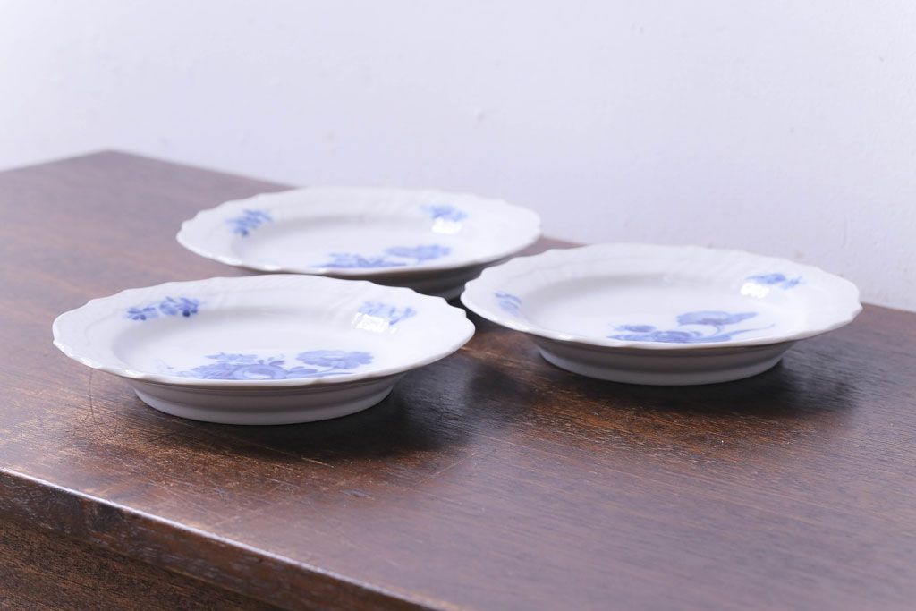 アンティーク雑貨　中古　ROYAL COPENHAGEN(ロイヤルコペンハーゲン)　ブルーフラワー　カーブ　17.5cmプレート(洋食器)3枚セット