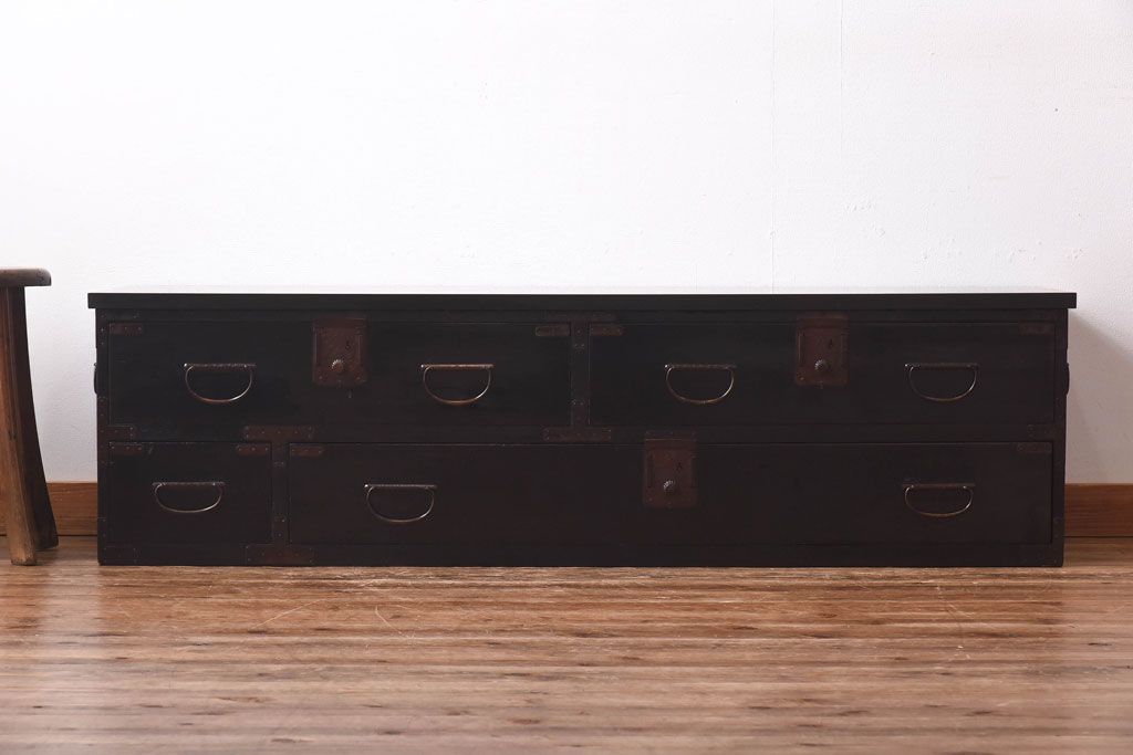 アンティーク家具　和製アンティーク　リメイク　黒漆塗り　シックな和モダンにおすすめのローボード(ローチェスト、引き出し)