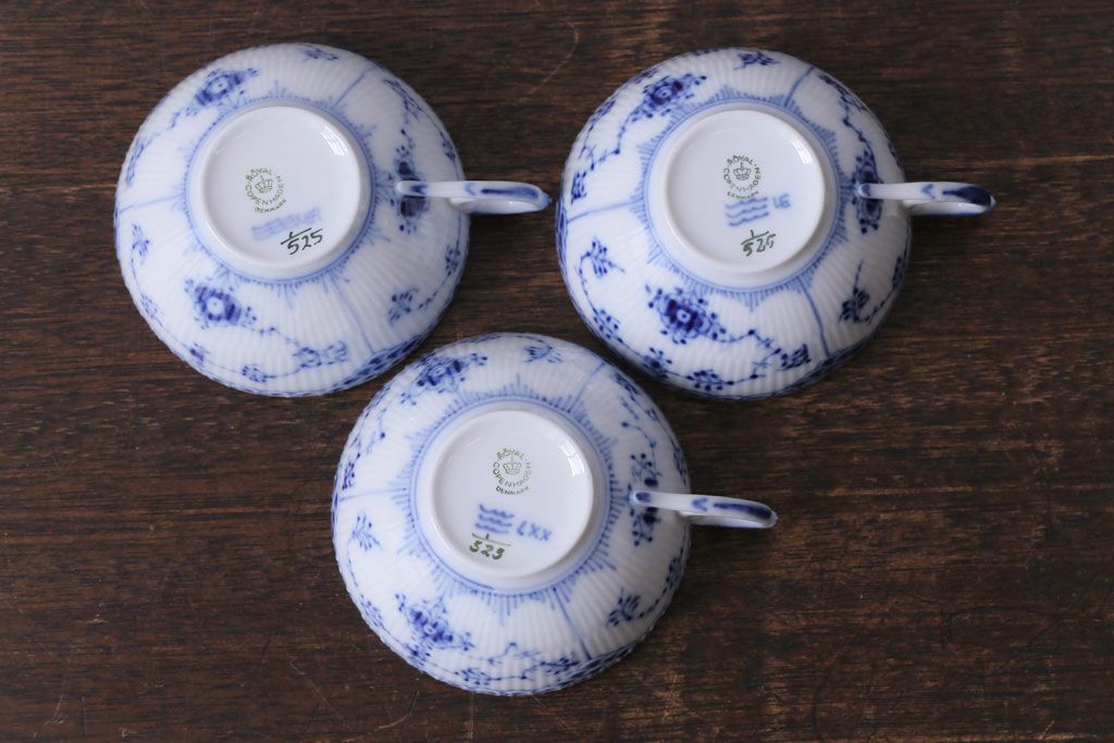 中古　ROYAL COPENHAGEN(ロイヤルコペンハーゲン)　ブルーフルーテッド　ハーフレース　ティーカップ&ソーサー3客セット