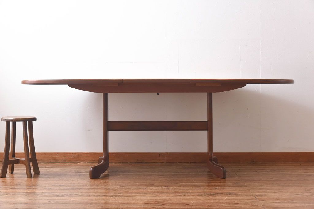 ヴィンテージ家具　北欧ビンテージ　G-PLAN　オーバル型エクステンションテーブル(ダイニングテーブル、ドローリーフテーブル)