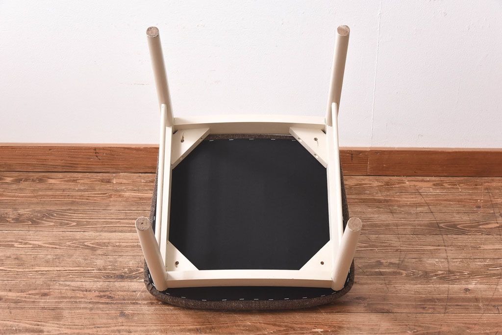 ヴィンテージ家具　北欧ビンテージ　ペイント　シャビーシックなクッションチェア(ダイニングチェア、椅子)(3)
