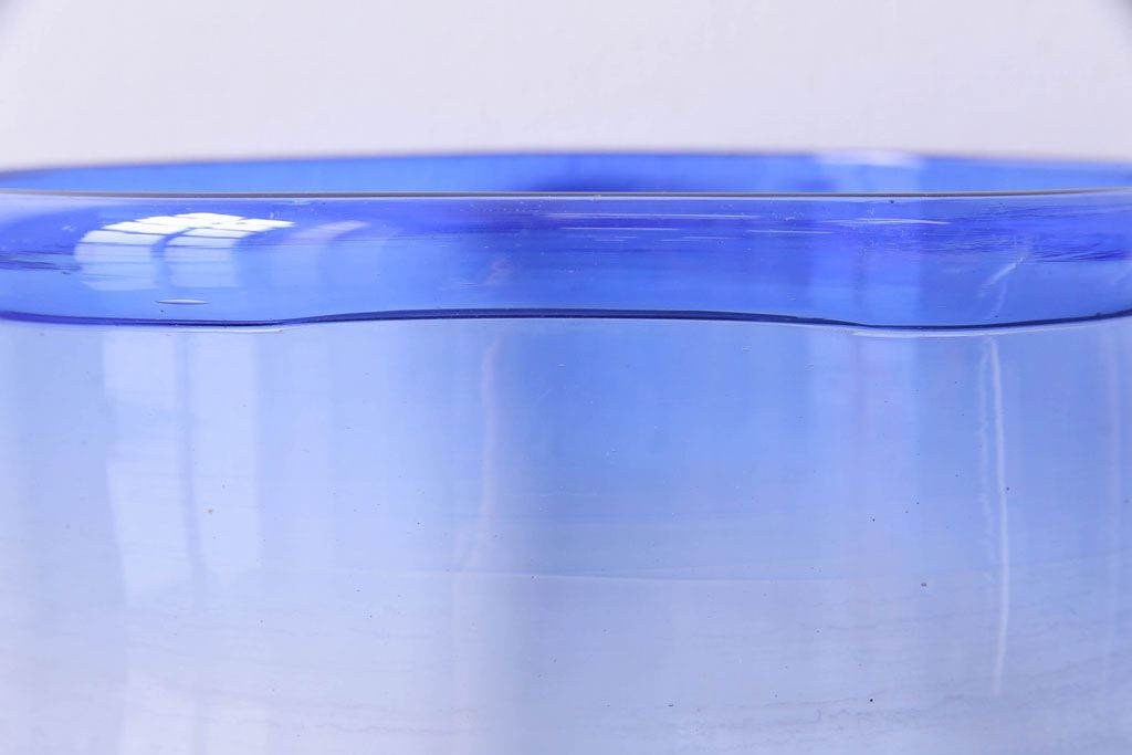 アンティーク雑貨　大正昭和初期　青いラインが魅力の吹きガラス金魚鉢