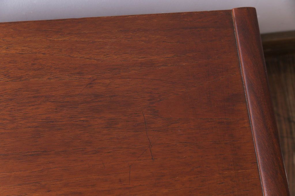 ヴィンテージ家具　北欧ビンテージ　チーク材　シンプルでおしゃれなセンターテーブル(コーヒーテーブル、ローテーブル)