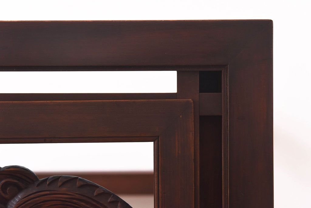 リメイク品　躍動感のある彫りが美しい欄間のガラステーブル(サイドテーブル、コンソールテーブル)